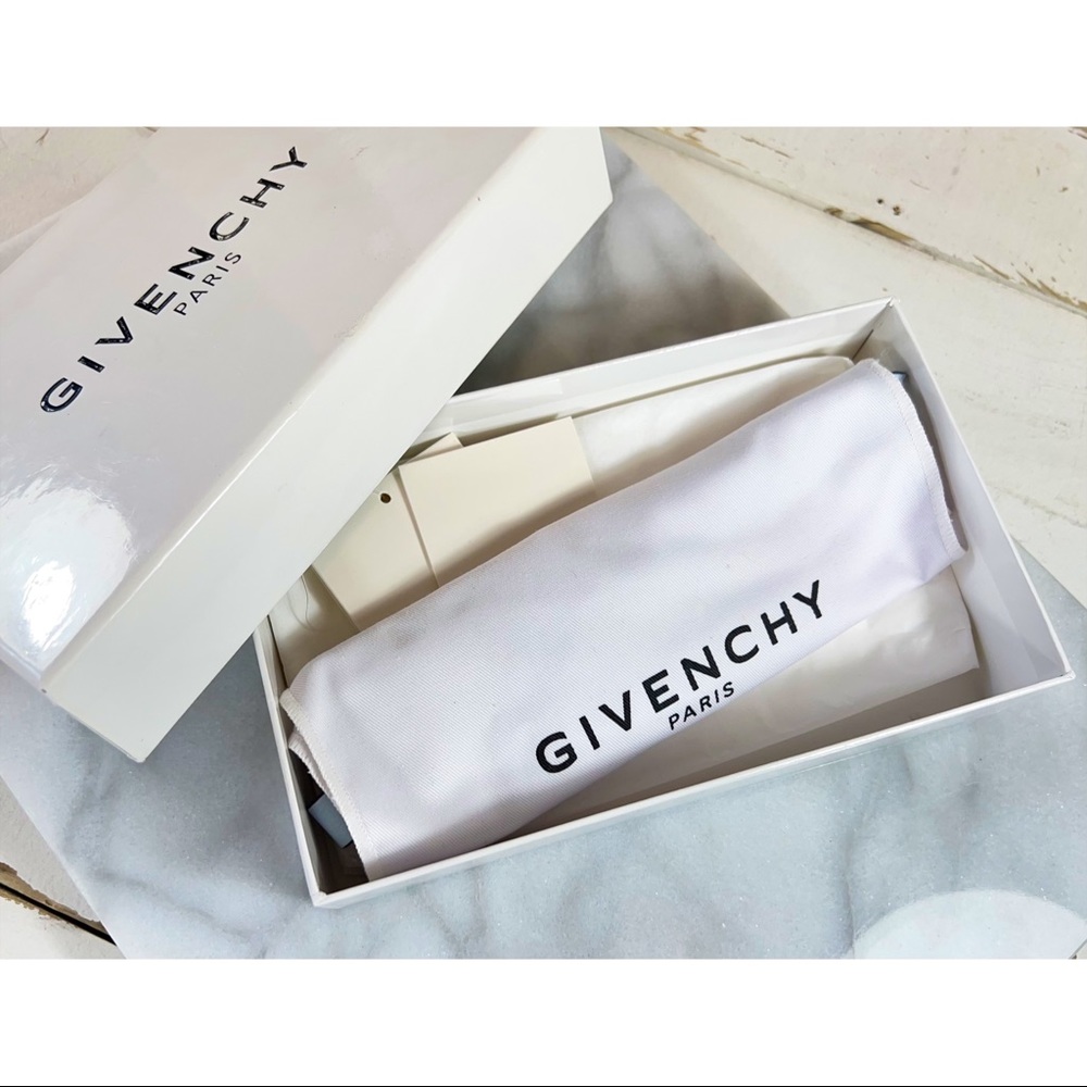 Givenchy Baby Blue Leather Bag Charm/Luggage Tag - Picture 4 of 6